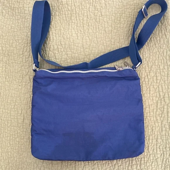 Baggallini 4 zipper crossbody purse - Picture 3 of 5